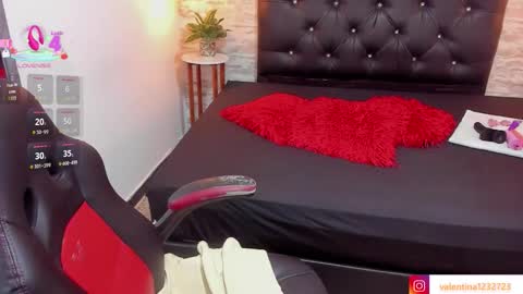          online show from 10-24-25, 03:25