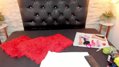 Snapshot of francesca_bbw chatting on 05-14-26, 03:13 online show from 05-14-26, 03:13