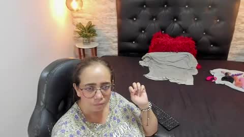 Snapshot of francesca_bbw chatting on 06-05-26, 06:52 online show from 06-05-26, 06:52