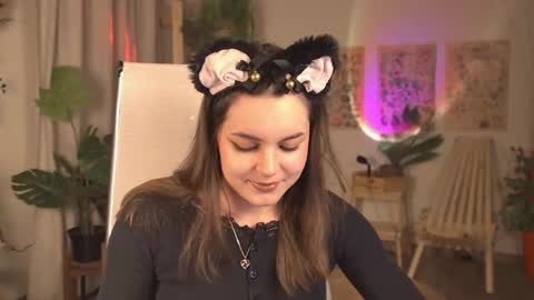Snapshot of francescacavaliere chatting on 05-18-26, 09:15 Francesca online show from 05-18-26, 09:15