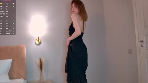 Snapshot of francesday chatting on 07-15-26, 04:34 Frances online show from 07-15-26, 04:34