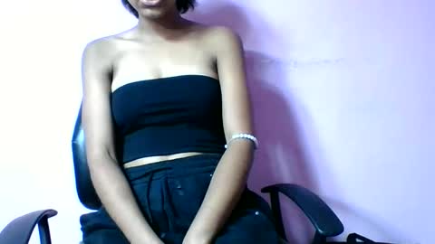 Snapshot of francia333068 chatting on 06-07-26, 05:38 francia333068 online show from 06-07-26, 05:38