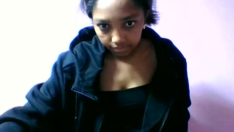Snapshot of francia333068 chatting on 06-08-26, 02:12 francia333068 online show from 06-08-26, 02:12