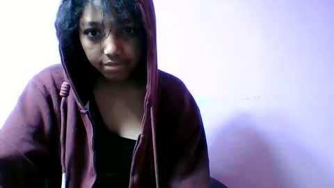 Snapshot of francia333068 chatting on 06-11-26, 05:16 francia333068 online show from 06-11-26, 05:16