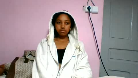 Snapshot of francia333068 chatting on 06-11-26, 06:39 francia333068 online show from 06-11-26, 06:39