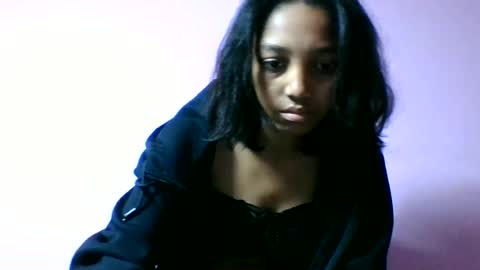 Snapshot of francia333068 chatting on 06-17-26, 04:52 francia333068 online show from 06-17-26, 04:52