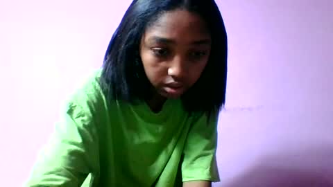 Snapshot of francia333068 chatting on 06-30-26, 04:02 francia333068 online show from 06-30-26, 04:02