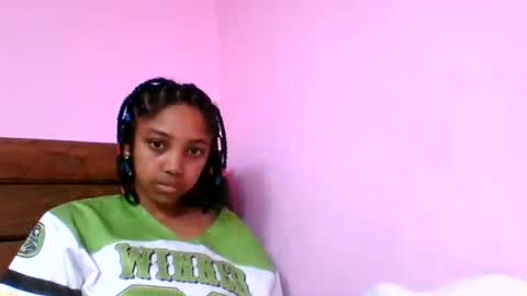 Snapshot of francia333068 chatting on 07-17-26, 04:45 francia333068 online show from 07-17-26, 04:45