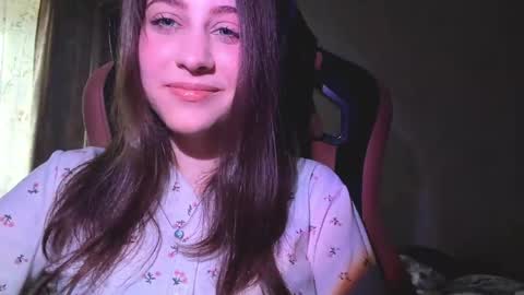 Snapshot of francinekalchik chatting on 04-06-26, 10:38 Mary online show from 04-06-26, 10:38