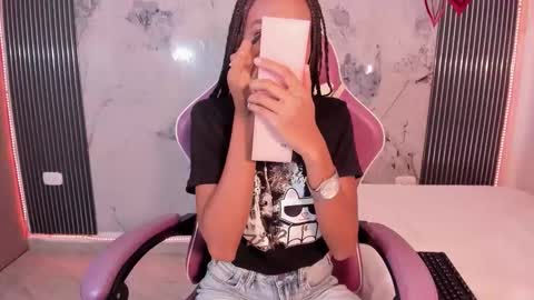 Laura online show from 02-21-26, 07:37