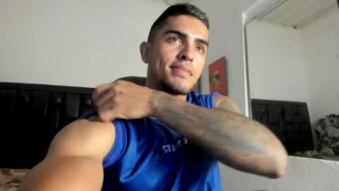 Snapshot of franco_ruiz_ chatting on 12-16-24, 01:10 franco online show from 12-16-24, 01:10