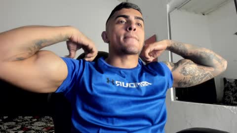 Snapshot of franco_ruiz_ chatting on 01-01-25, 12:53 franco online show from 01-01-25, 12:53