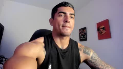 Snapshot of franco_ruiz_ chatting on 11-30-25, 05:50 franco online show from 11-30-25, 05:50