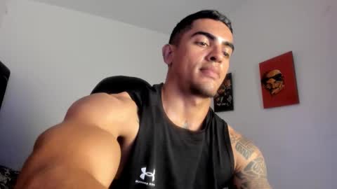 Snapshot of franco_ruiz_ chatting on 12-14-25, 01:11 franco online show from 12-14-25, 01:11