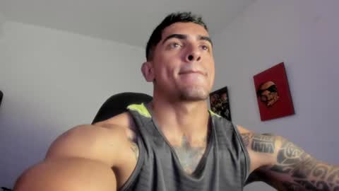 Snapshot of franco_ruiz_ chatting on 03-08-26, 03:32 franco online show from 03-08-26, 03:32