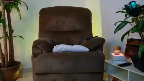 Snapshot of francodelacruz chatting on 10-10-25, 05:34 Francum online show from 10-10-25, 05:34