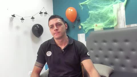 Snapshot of frank_millers chatting on 10-27-25, 08:24 Frank online show from 10-27-25, 08:24