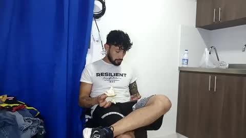 Snapshot of frankdanielsmolano chatting on 06-05-26, 02:29 frankdanielsmolano online show from 06-05-26, 02:29