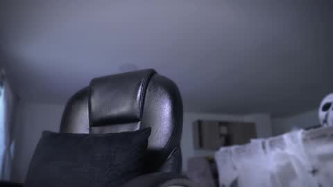 Snapshot of frankfarrellx chatting on 10-26-25, 10:04 Frank Farrell. Hey remember to give me a thumbs up Ty online show from 10-26-25, 10:04