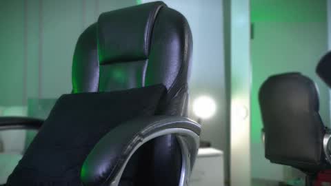 Snapshot of frankfarrellx chatting on 11-10-25, 02:54 Frank Farrell. Hey remember to give me a thumbs up Ty online show from 11-10-25, 02:54