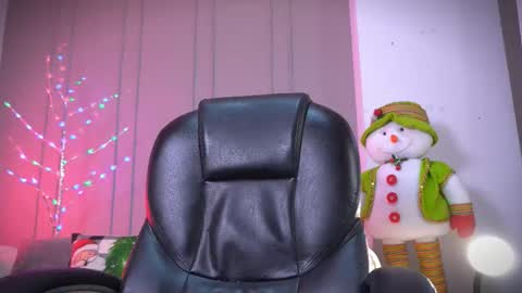 Snapshot of frankfarrellx chatting on 11-23-25, 10:53 Frank Farrell. Hey remember to give me a thumbs up Ty online show from 11-23-25, 10:53