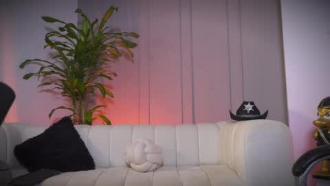 Frank Farrell. Hey remember to give me a thumbs up Ty online show from 04-26-26, 12:30