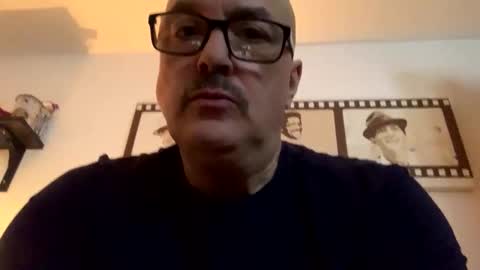 frankie8881 online show from 12-22-25, 01:02