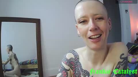 Snapshot of frankiecatalyst chatting on 06-10-26, 11:20 Frankie Catalyst online show from 06-10-26, 11:20