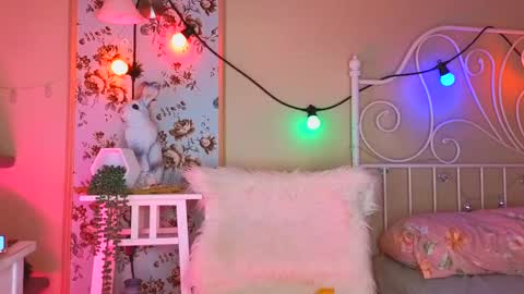 Snapshot of frankiefoxie chatting on 02-16-25, 03:16 Franky online show from 02-16-25, 03:16