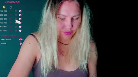 Snapshot of frankiefoxie chatting on 10-16-25, 04:19 Franky online show from 10-16-25, 04:19
