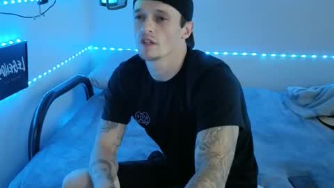 Snapshot of frankoafterdark chatting on 09-09-25, 07:35 Franco online show from 09-09-25, 07:35