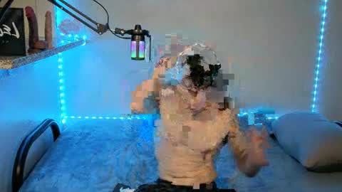 Snapshot of frankoafterdark chatting on 09-15-25, 01:16 Franco online show from 09-15-25, 01:16