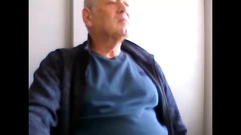 Snapshot of frannkboy61 chatting on 03-22-26, 01:47 frannkboy61 online show from 03-22-26, 01:47