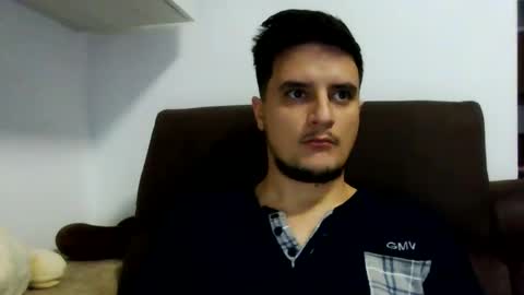 Snapshot of fraromeo2 chatting on 12-22-25, 01:30 fraromeo2 online show from 12-22-25, 01:30