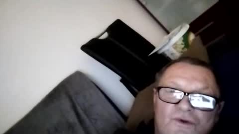 Snapshot of frauenfeind1 chatting on 12-26-24, 11:32 Wolfi online show from 12-26-24, 11:32