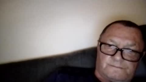 Snapshot of frauenfeind1 chatting on 03-10-25, 06:27 Wolfi online show from 03-10-25, 06:27