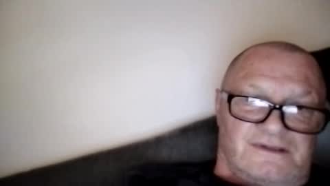 Snapshot of frauenfeind1 chatting on 03-12-25, 07:02 Wolfi online show from 03-12-25, 07:02