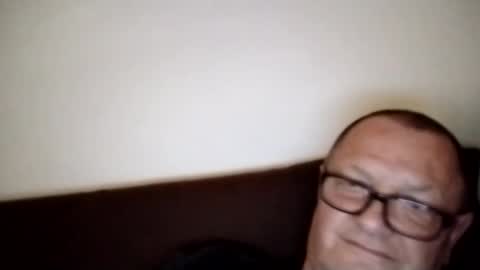 Snapshot of frauenfeind1 chatting on 09-20-25, 06:58 Wolfi online show from 09-20-25, 06:58