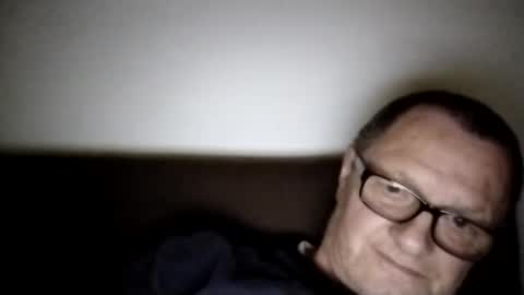 Snapshot of frauenfeind1 chatting on 10-23-25, 11:42 Wolfi online show from 10-23-25, 11:42