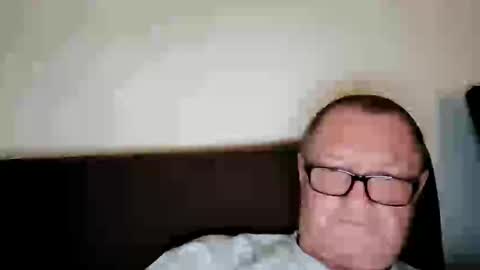 Snapshot of frauenfeind1 chatting on 06-08-26, 05:30 Wolfi online show from 06-08-26, 05:30