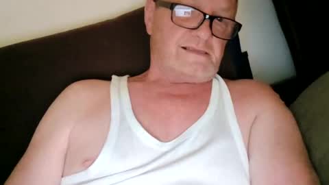 Snapshot of frauenfeind1 chatting on 06-09-26, 06:47 Wolfi online show from 06-09-26, 06:47