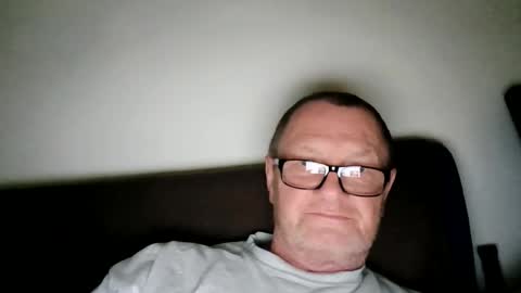 Snapshot of frauenfeind1 chatting on 06-10-26, 09:52 Wolfi online show from 06-10-26, 09:52
