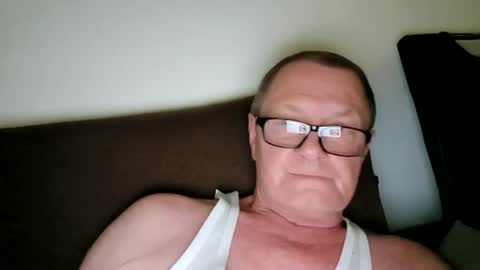 Snapshot of frauenfeind1 chatting on 06-18-26, 12:31 Wolfi online show from 06-18-26, 12:31