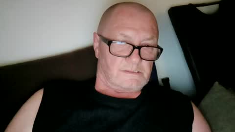 Snapshot of frauenfeind1 chatting on 06-22-26, 05:26 Wolfi online show from 06-22-26, 05:26