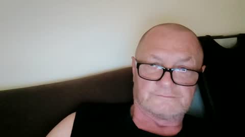 Snapshot of frauenfeind1 chatting on 06-23-26, 05:49 Wolfi online show from 06-23-26, 05:49