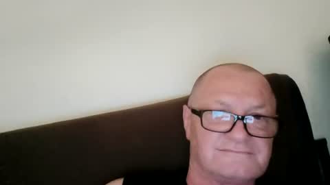 Snapshot of frauenfeind1 chatting on 06-25-26, 06:07 Wolfi online show from 06-25-26, 06:07