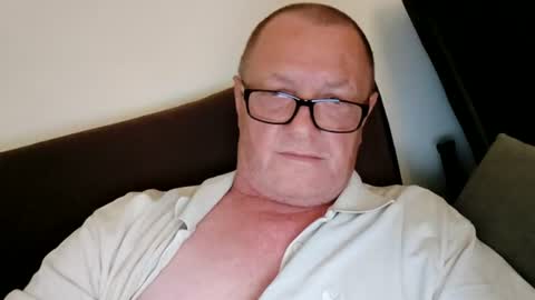 Snapshot of frauenfeind1 chatting on 07-09-26, 06:39 Wolfi online show from 07-09-26, 06:39