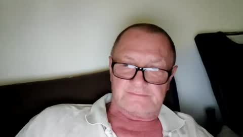 Snapshot of frauenfeind1 chatting on 07-10-26, 12:41 Wolfi online show from 07-10-26, 12:41