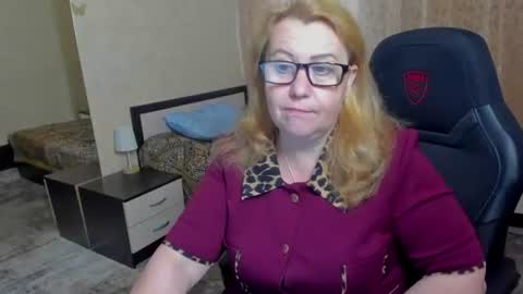 Snapshot of fraumartha chatting on 06-18-26, 05:19 FrauMartha online show from 06-18-26, 05:19