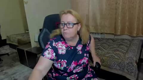 Snapshot of fraumartha chatting on 06-27-26, 01:06 FrauMartha online show from 06-27-26, 01:06